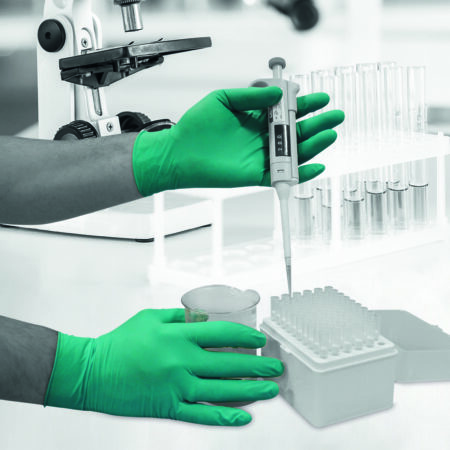 FNG100 Finite ® Green FNG100 box of 100 Superb protection against chemicals, Achieves type B chemical resistance